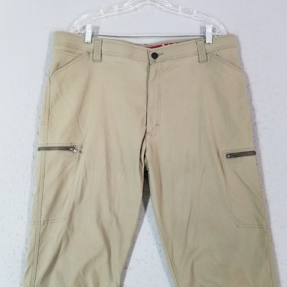 Wrangler outdoor cargo pants men's 40 x 32 beige nylon stretch comfort waist
